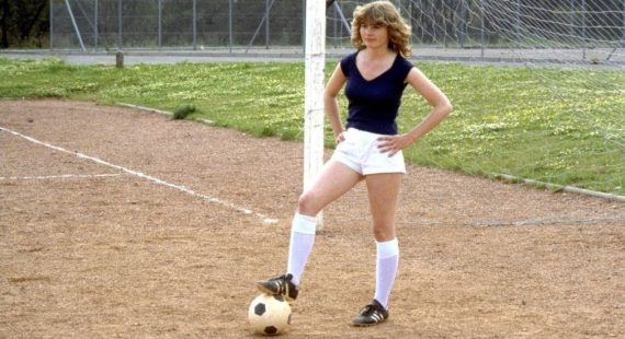 Gregory's Girl, Dee Hepburn